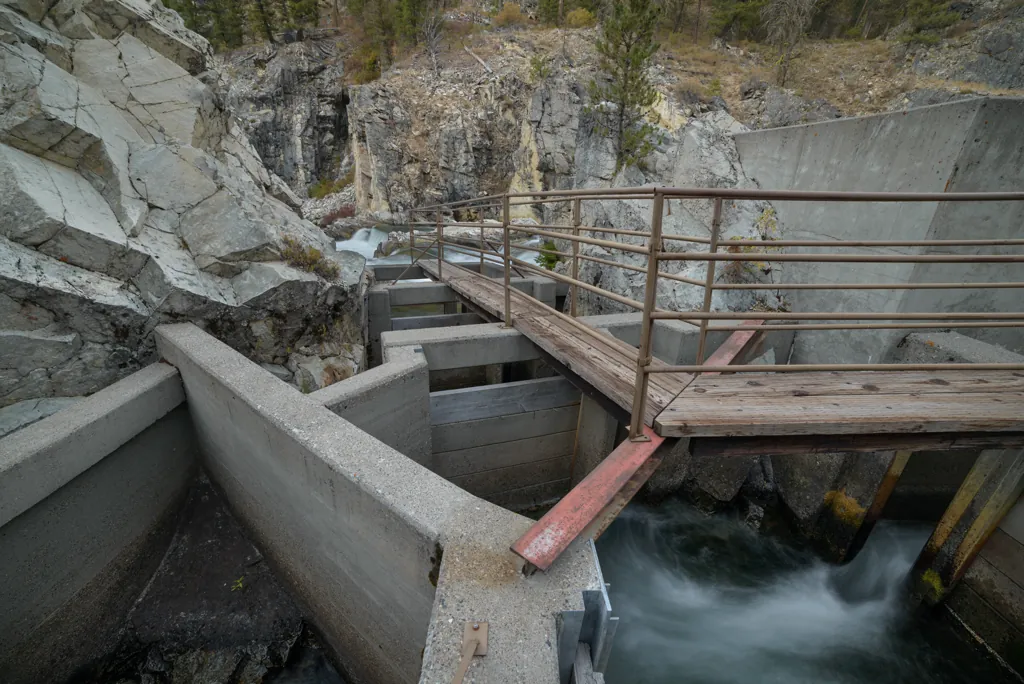 Vertical-slot fishway